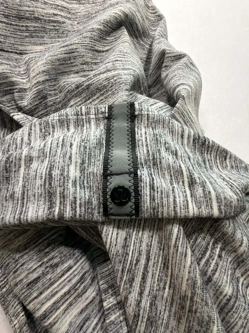 Lululemon Vinyasa Infinity Scarf Size O/S Heathered Gray Oversized Comfy Winter